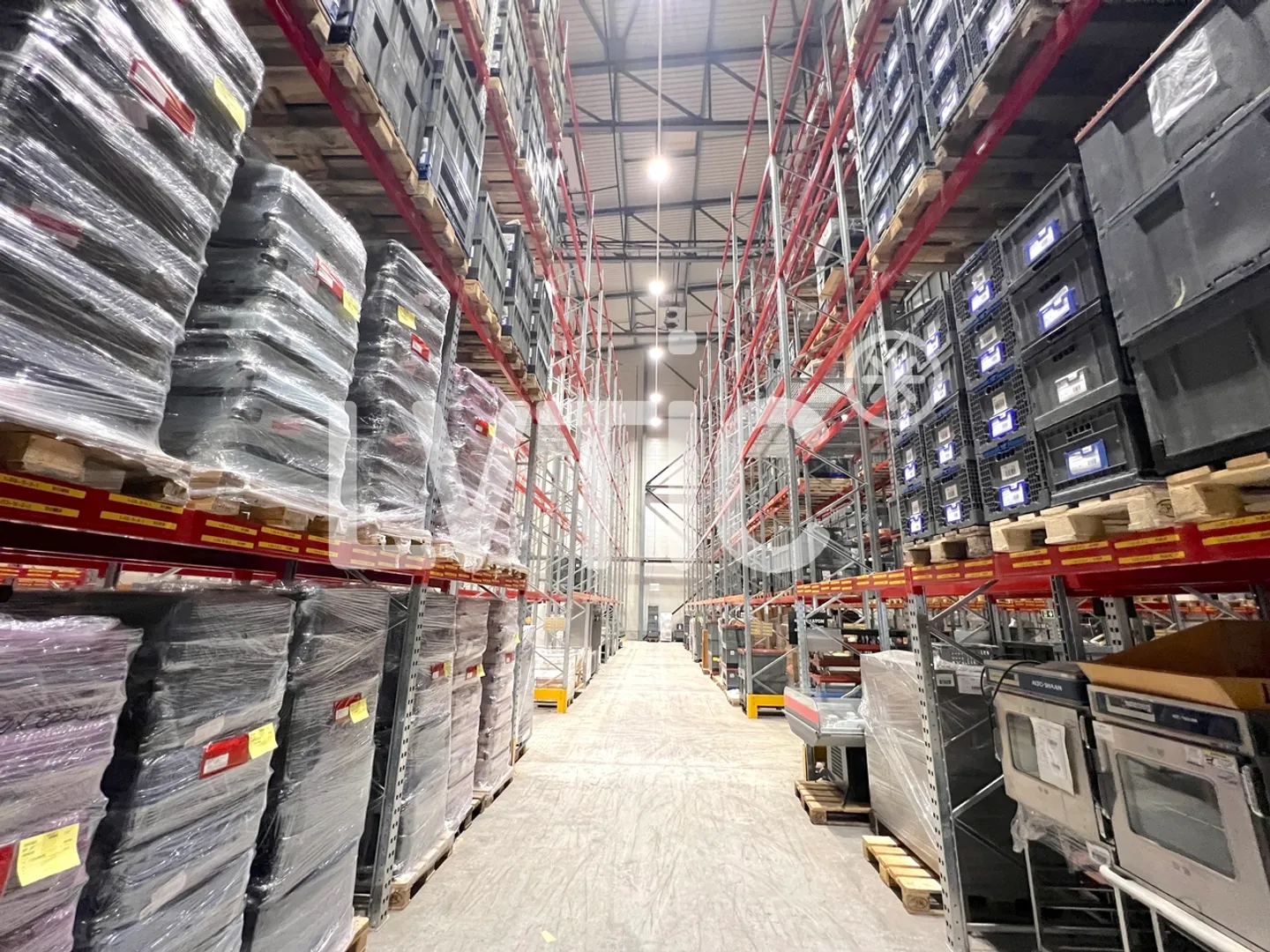Deposito di 2200 m2 divisibili da 1500 m2 in affitto a Meyrin - Satigny - Foto 2 di 11