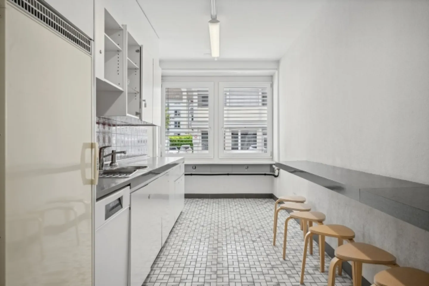 Office in Zurich - limited until 28.02.2028 - Photo 2 of 3