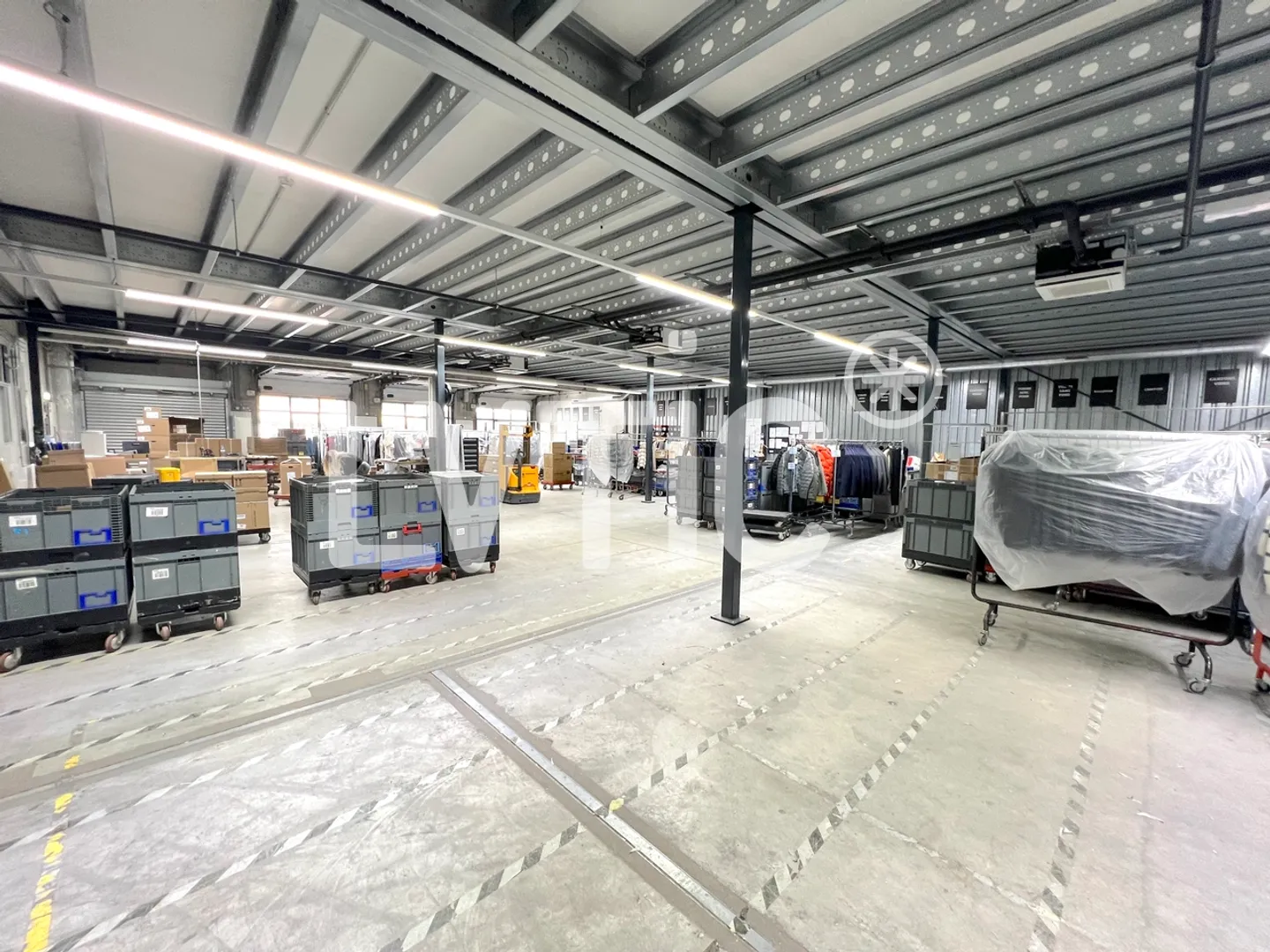 Deposito di 2200 m2 divisibili da 1500 m2 in affitto a Meyrin - Satigny - Foto 5 di 11