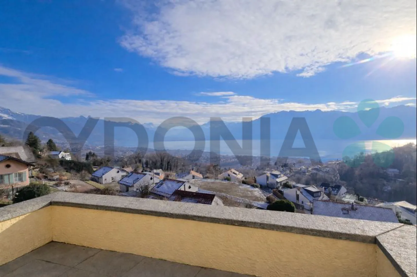 Selten zum Verkauf: Renovierte Luxuswohnung mit Panoramablick auf den See in Jongny - Foto 2 von 2