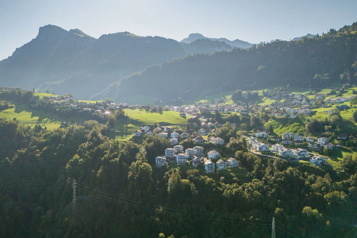 Vivere con stile tra montagne e natura - Foto 1 di 4