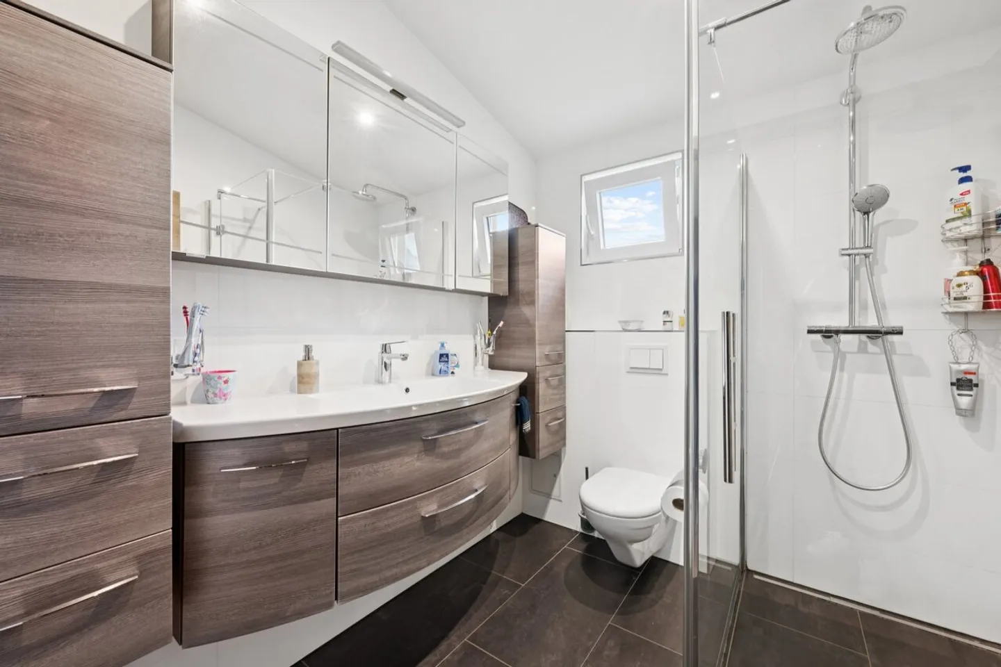 Charmante maison individuelle avec cheminée et jardin - Photo 6 sur 13