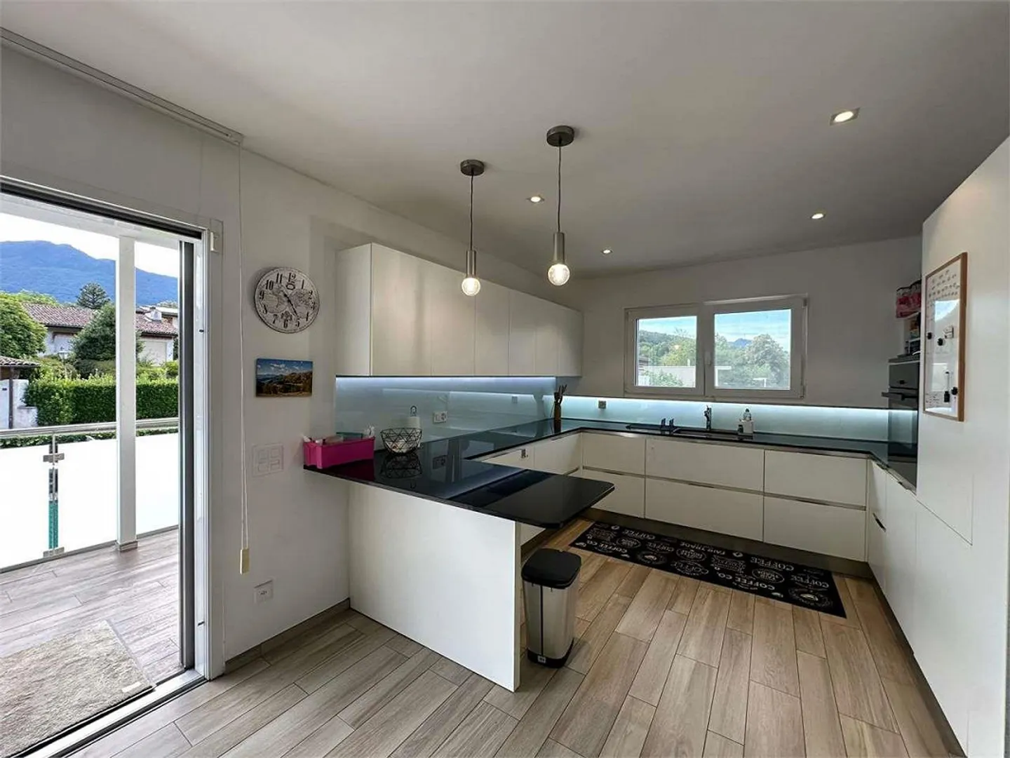 Elegante appartamento di 4,5 stanze con giardino a Cadempino - Foto 3 di 13