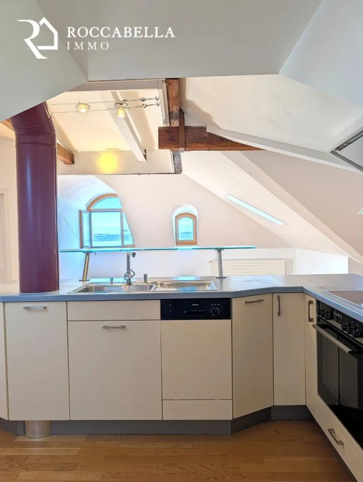Magnifico duplex mansardato, fascino e carattere all'interno di una dimora signorile - Foto 6 di 13