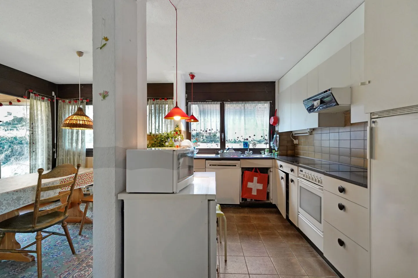 Casa unifamiliare indipendente in una buona posizione con grande potenziale - Foto 4 di 13