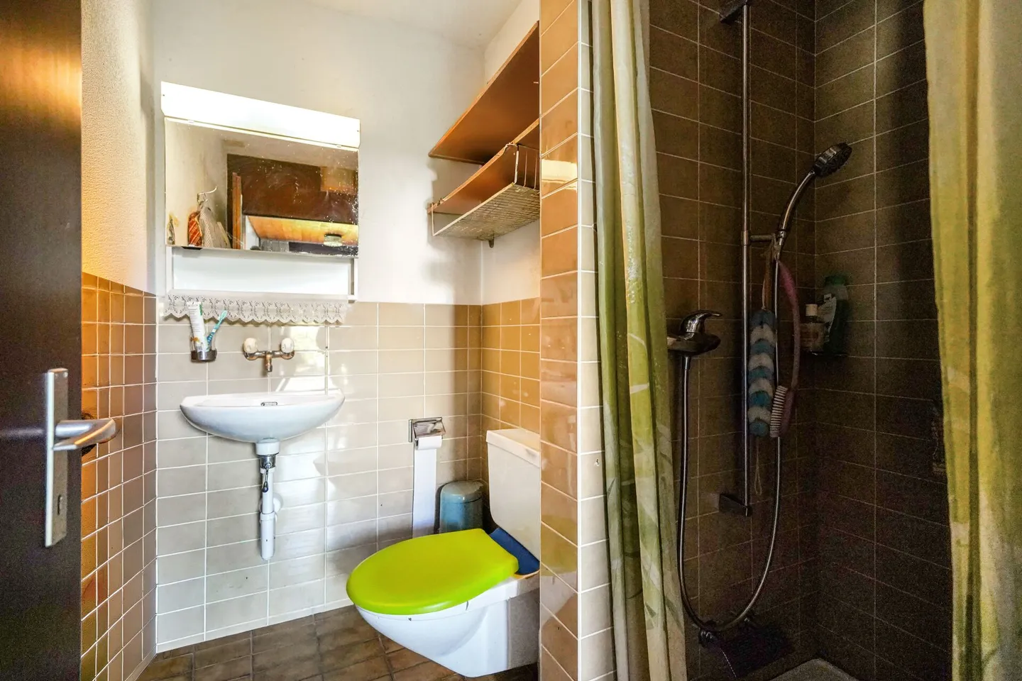 Casa unifamiliare indipendente in una buona posizione con grande potenziale - Foto 6 di 13