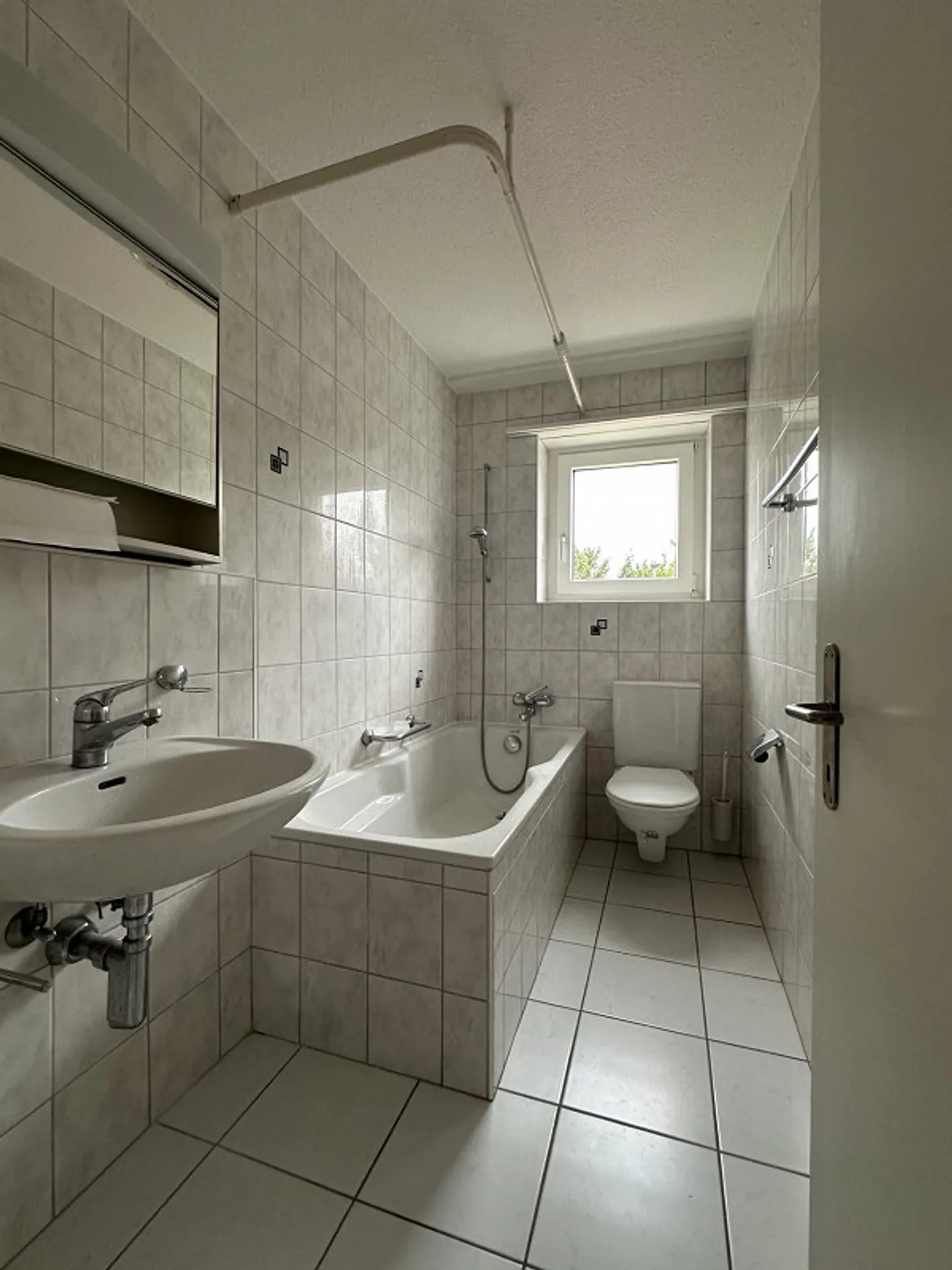 Cozy 4-room apartment on the raised ground floor - Photo 2 of 6