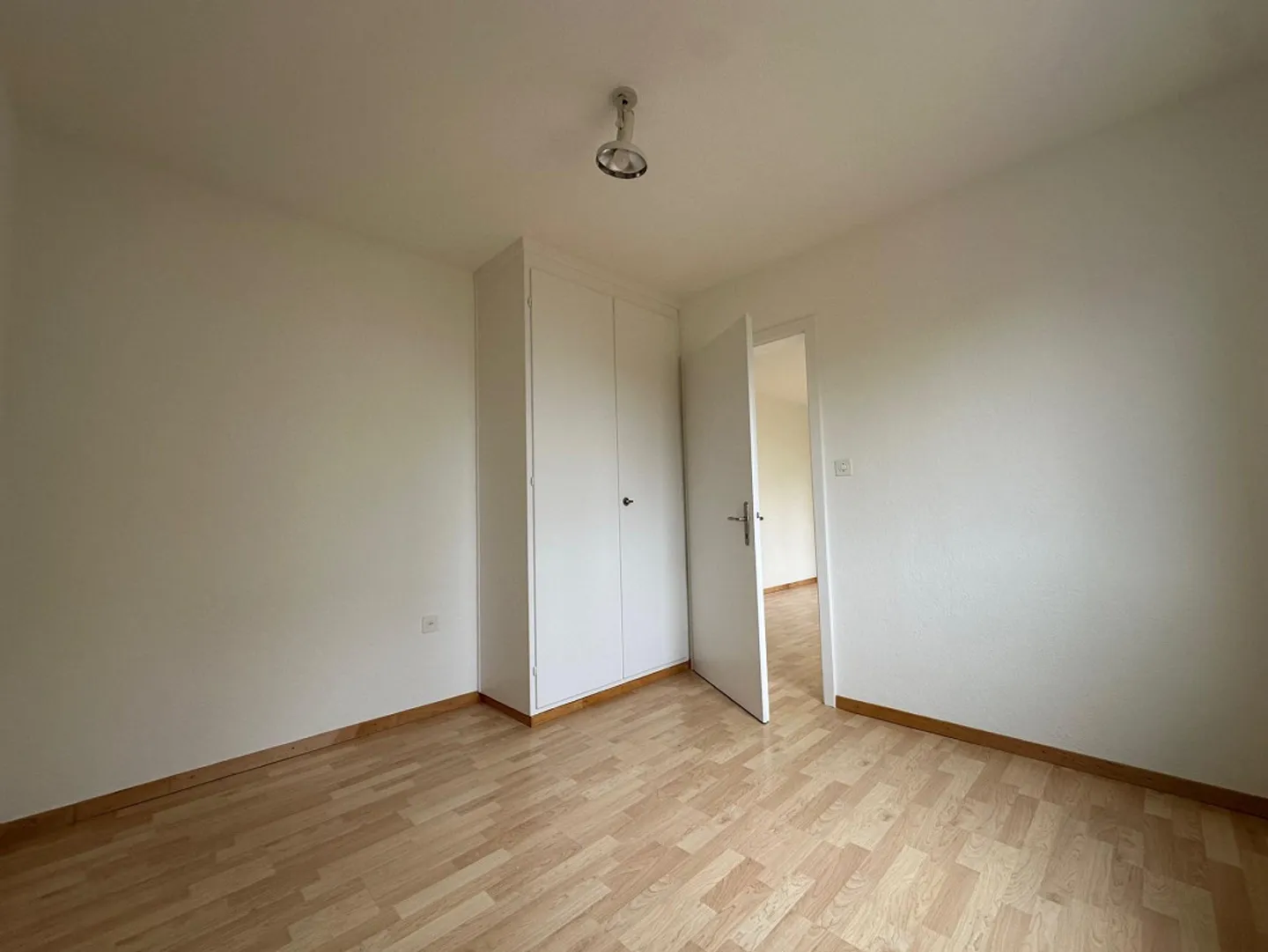 Cozy 4-room apartment on the raised ground floor - Photo 3 of 6