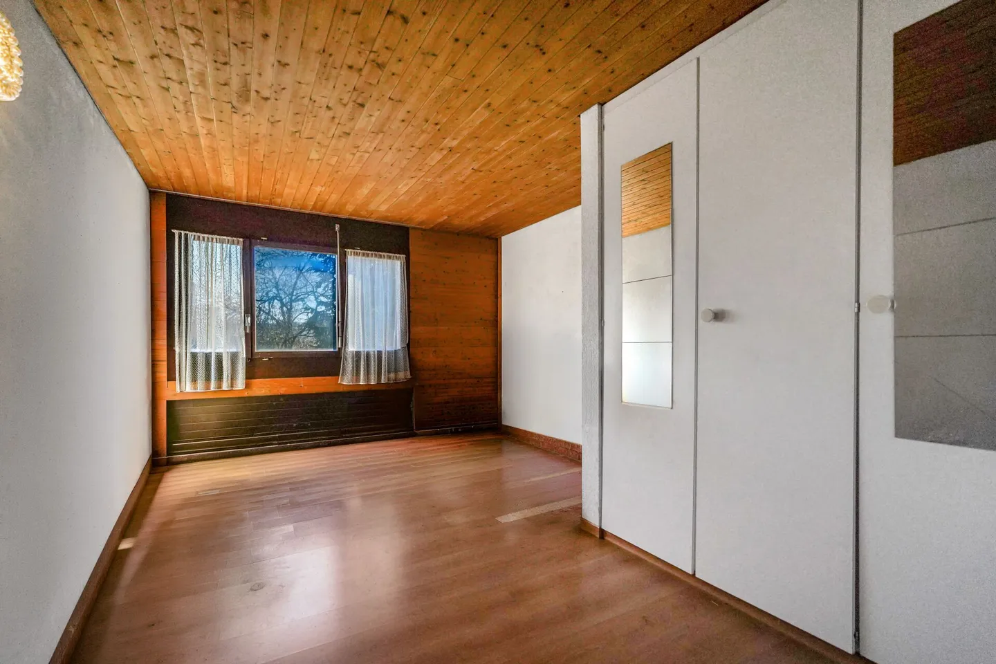 Casa unifamiliare indipendente in una buona posizione con grande potenziale - Foto 10 di 13