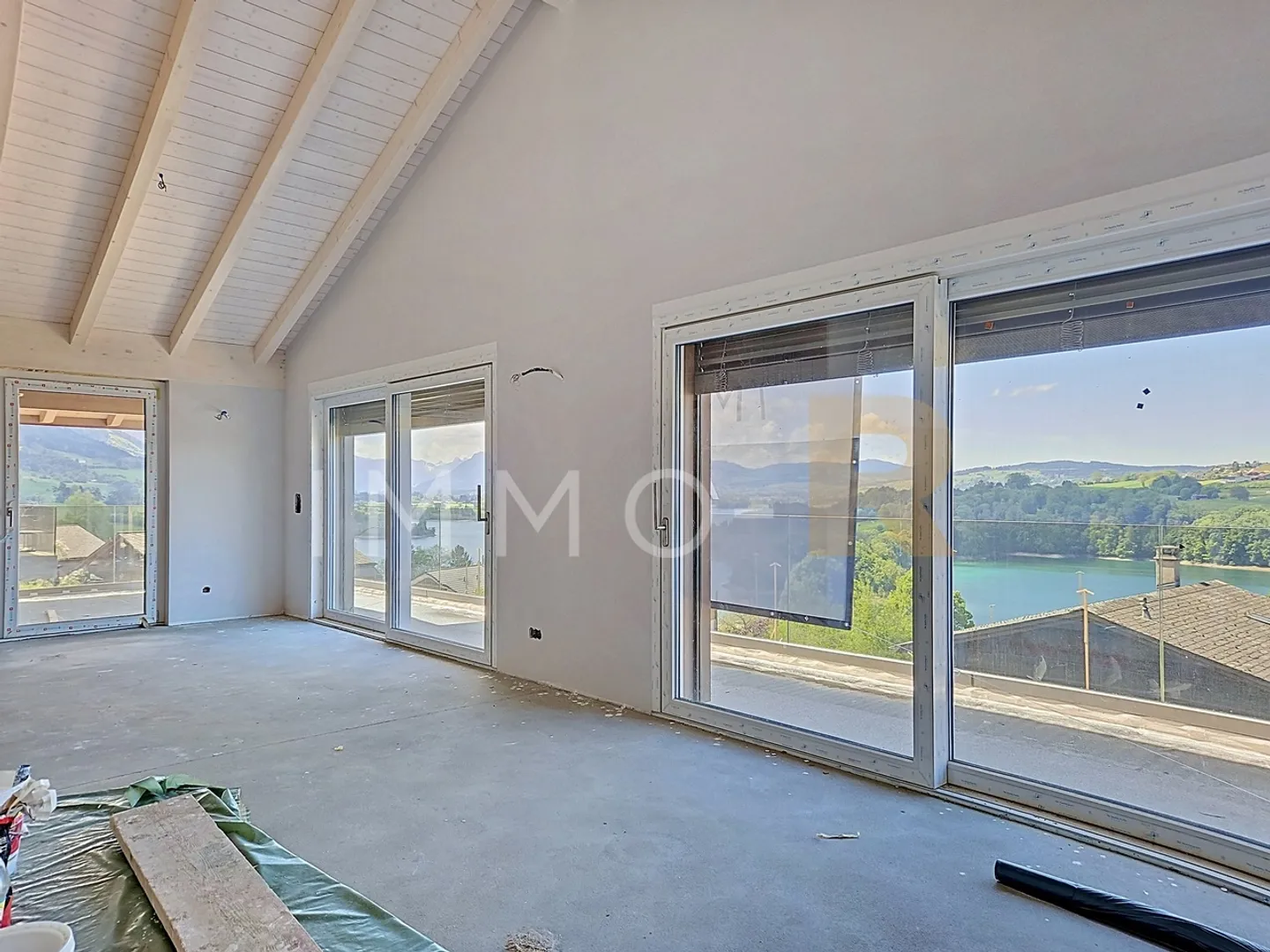 Appartement de luxe au bord du lac - Photo 3 sur 8