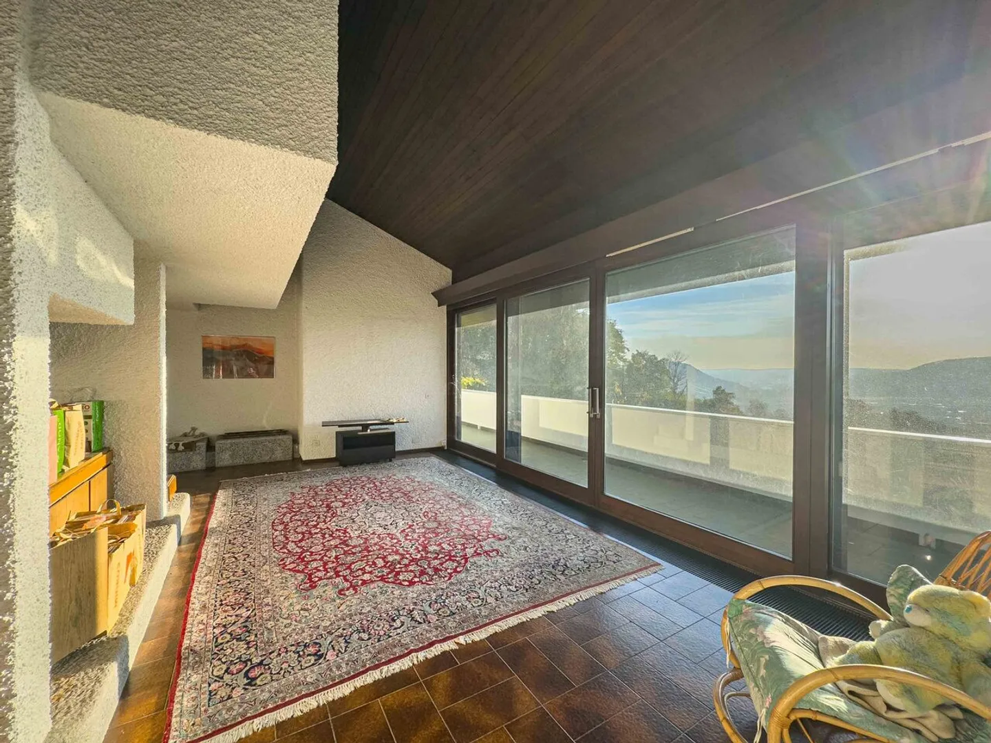 Villa con ampio giardino e vista aperta a Morbio Superiore - Foto 1 di 12