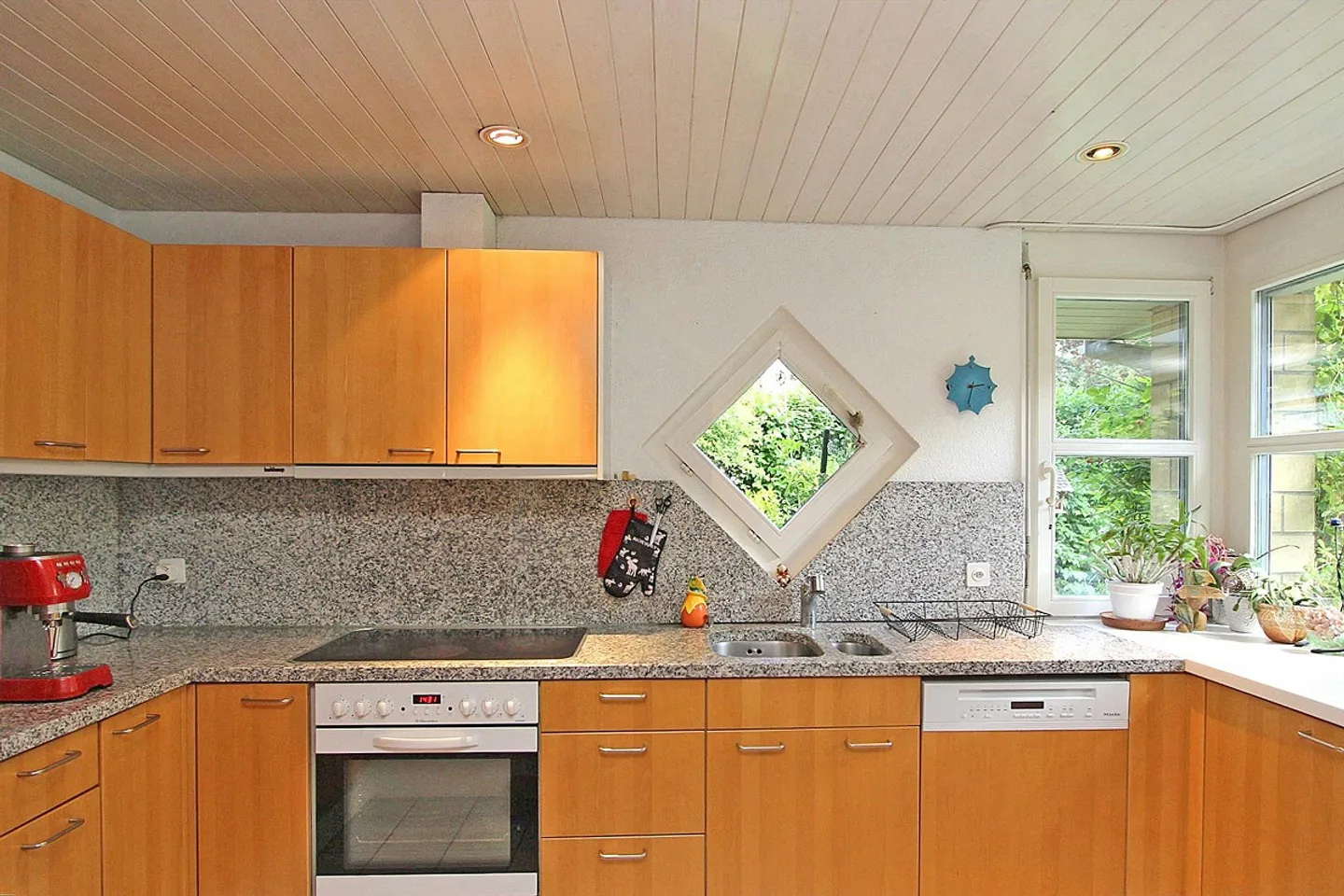 Proprietà di 7½ stanze con appartamento annesso autonomo - tanto spazio per essere felici! - Foto 7 di 18