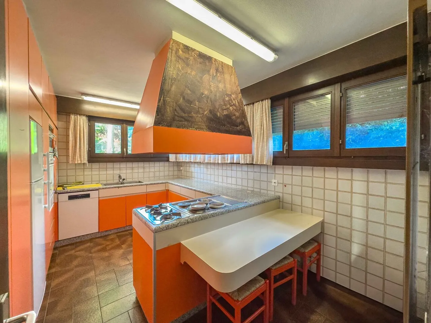 Villa con ampio giardino e vista aperta a Morbio Superiore - Foto 4 di 12