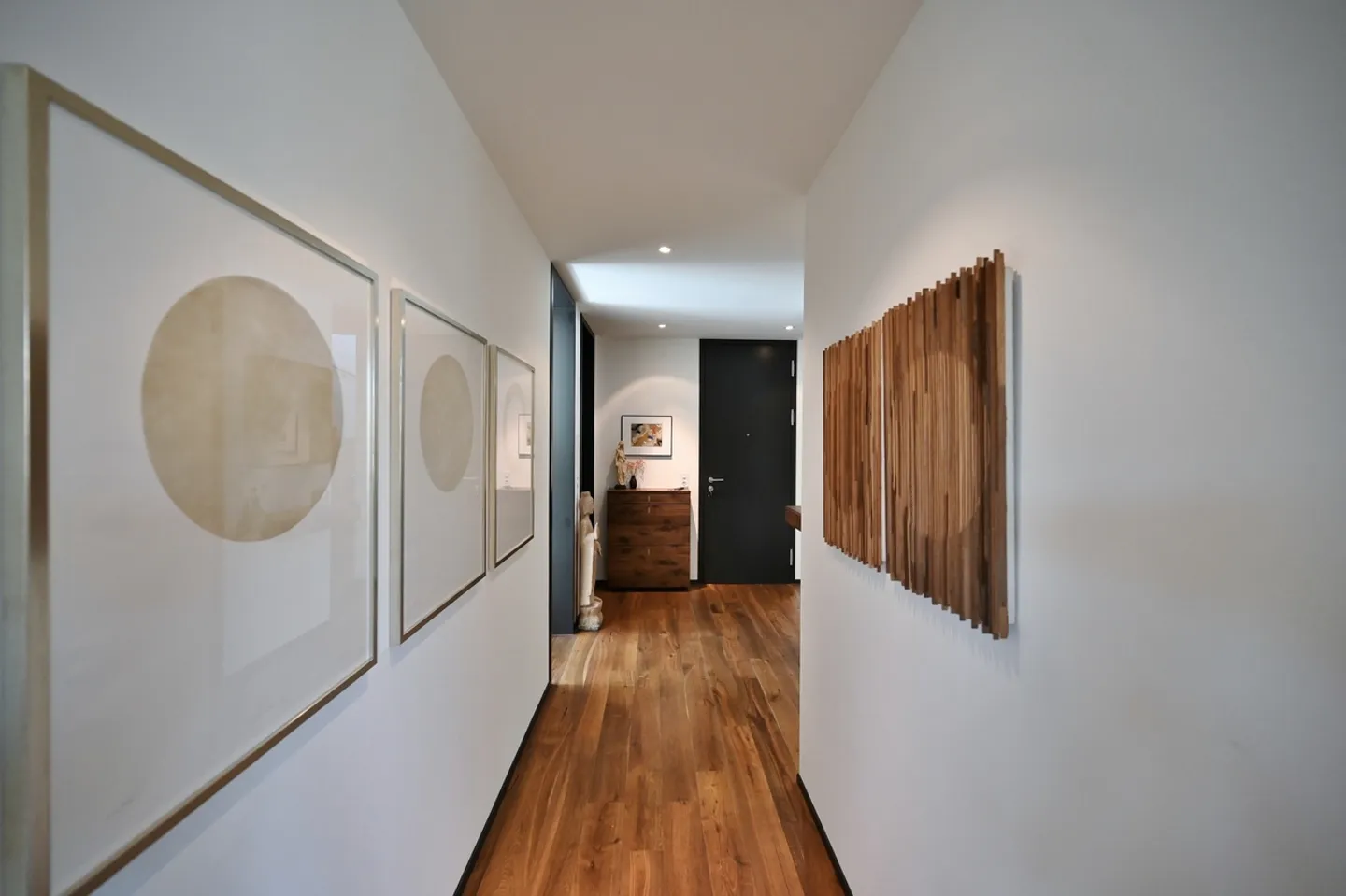 AT THE TOP - APARTMENT OF SUPERLATIVES - Photo 4 of 17