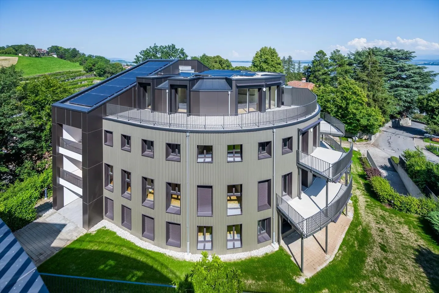 Magnifico attico di 3,5 locali con terrazza e vista lago - Foto 6 di 7