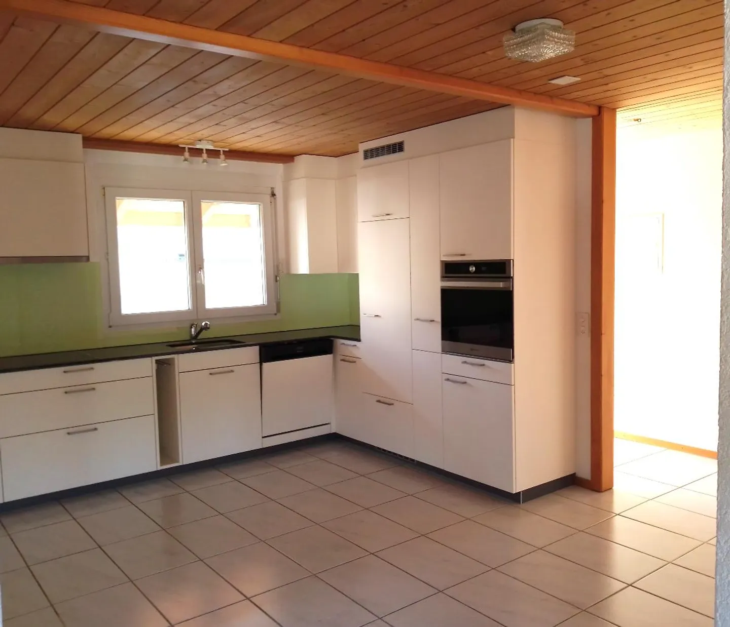 3.5 Room Apartment - Photo 4 of 5