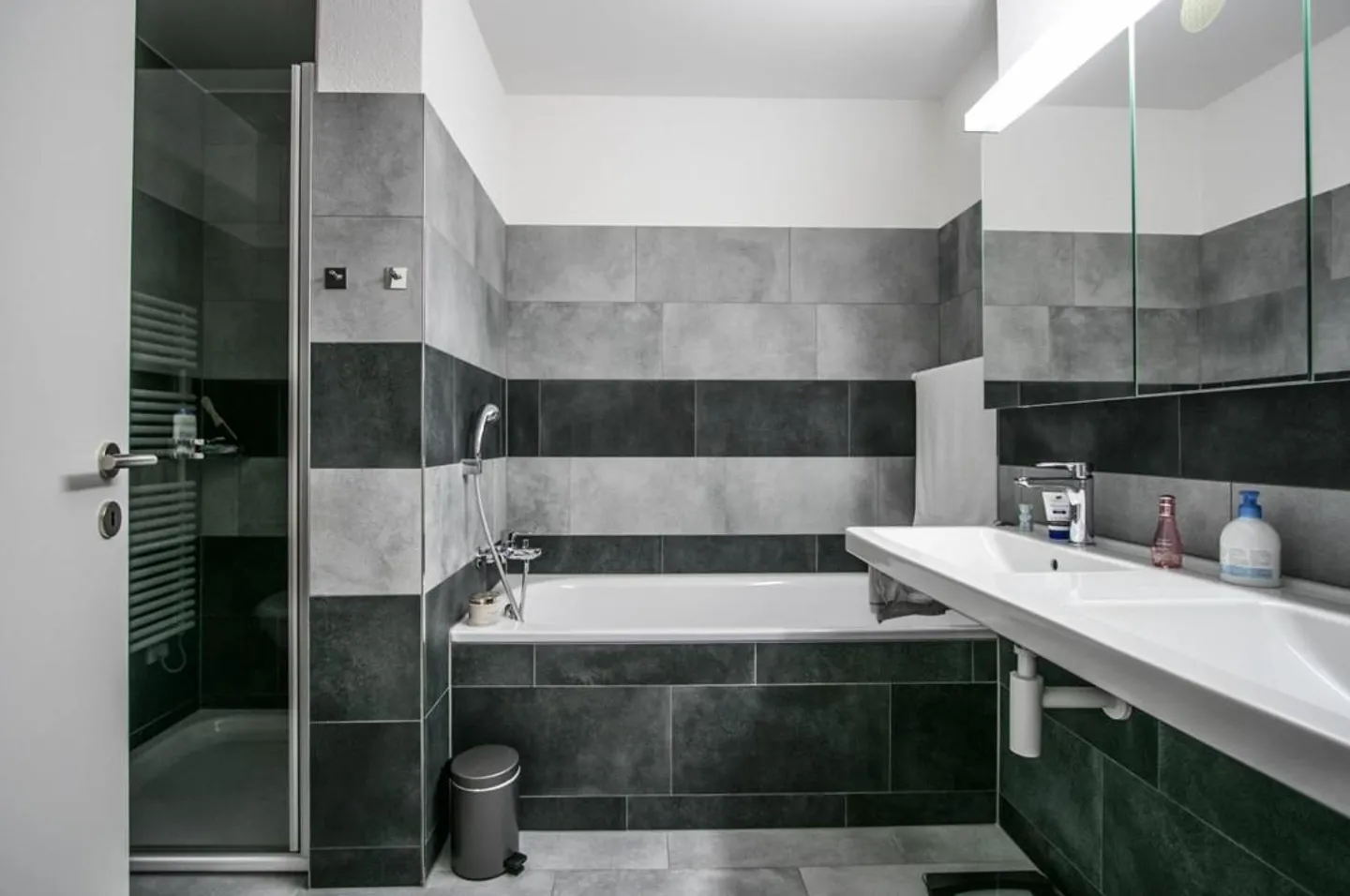 First-class 3.5-room apartment in a top location - Photo 7 of 15