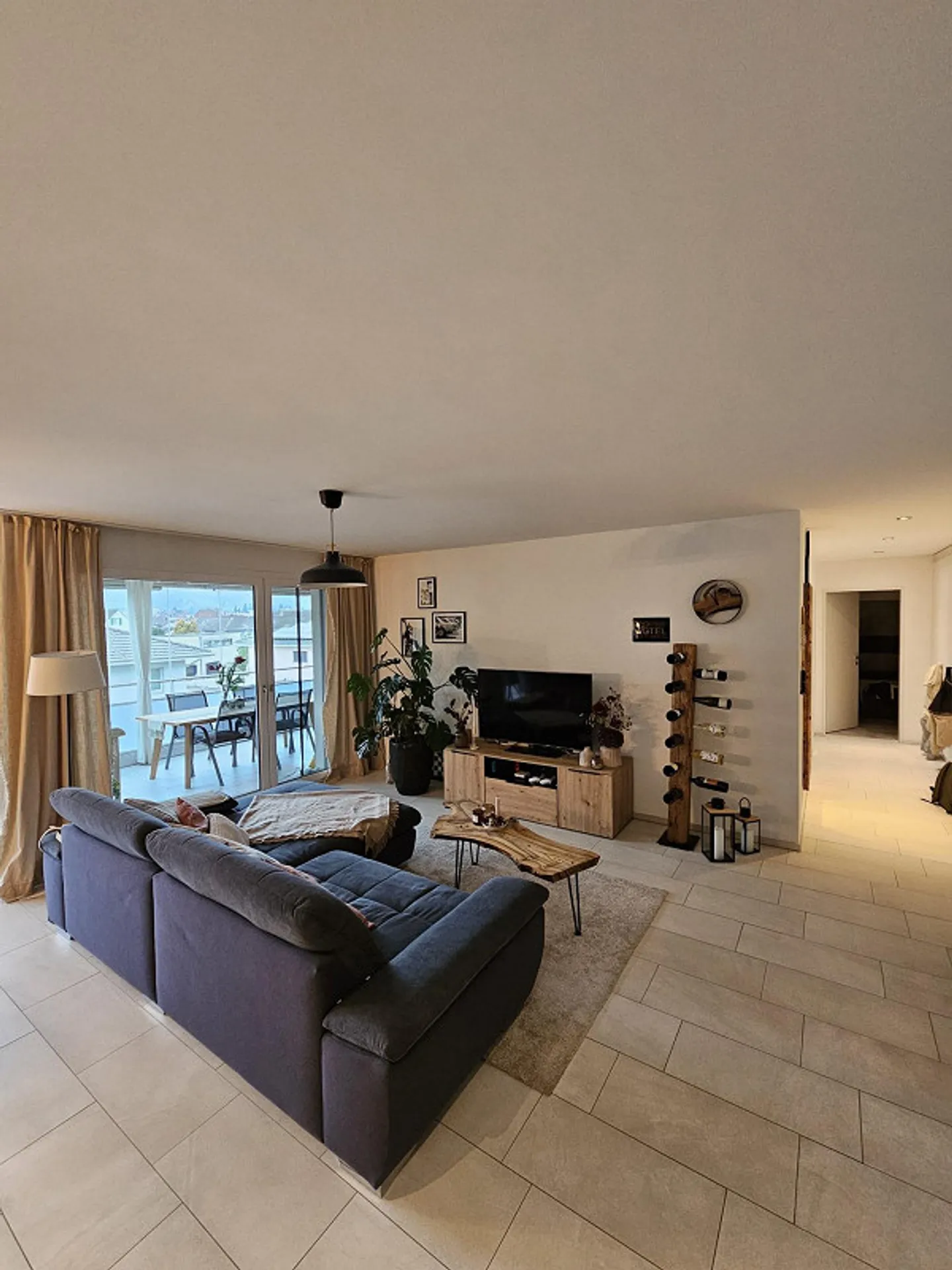 First-class 3.5-room apartment in a top location - Photo 4 of 15