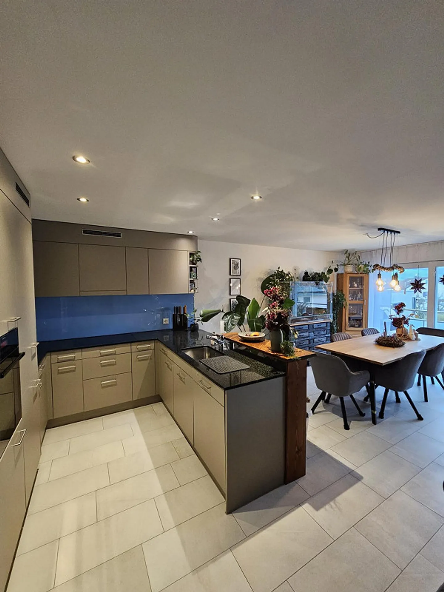 First-class 3.5-room apartment in a top location - Photo 5 of 15