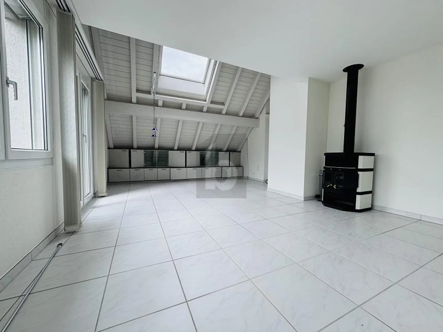 SPACIOUS ROOMS WITH MAGNIFICENT VIEW - Photo 4 of 6