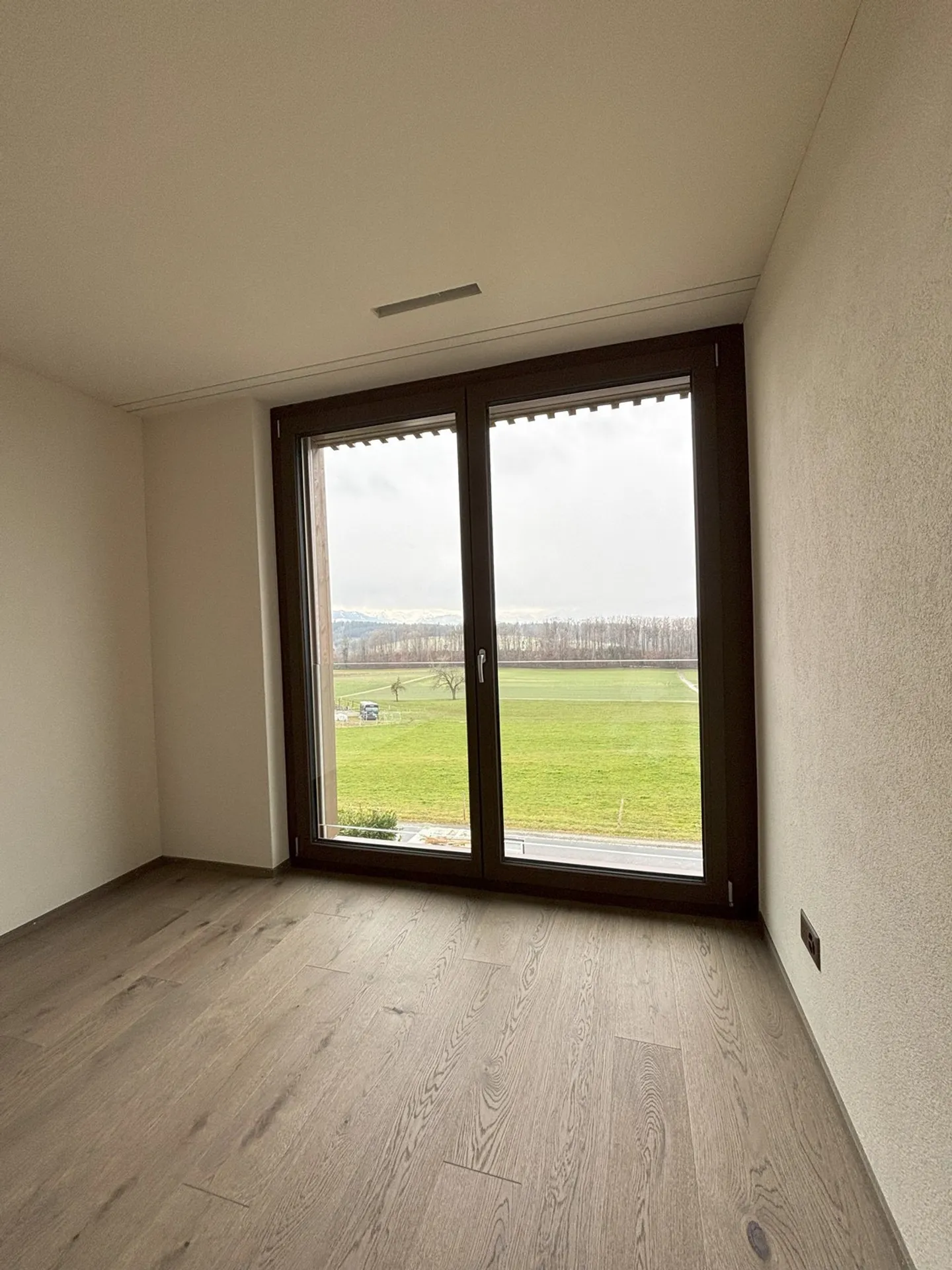 First rental of 9 new apartments with great views - Photo 5 of 8