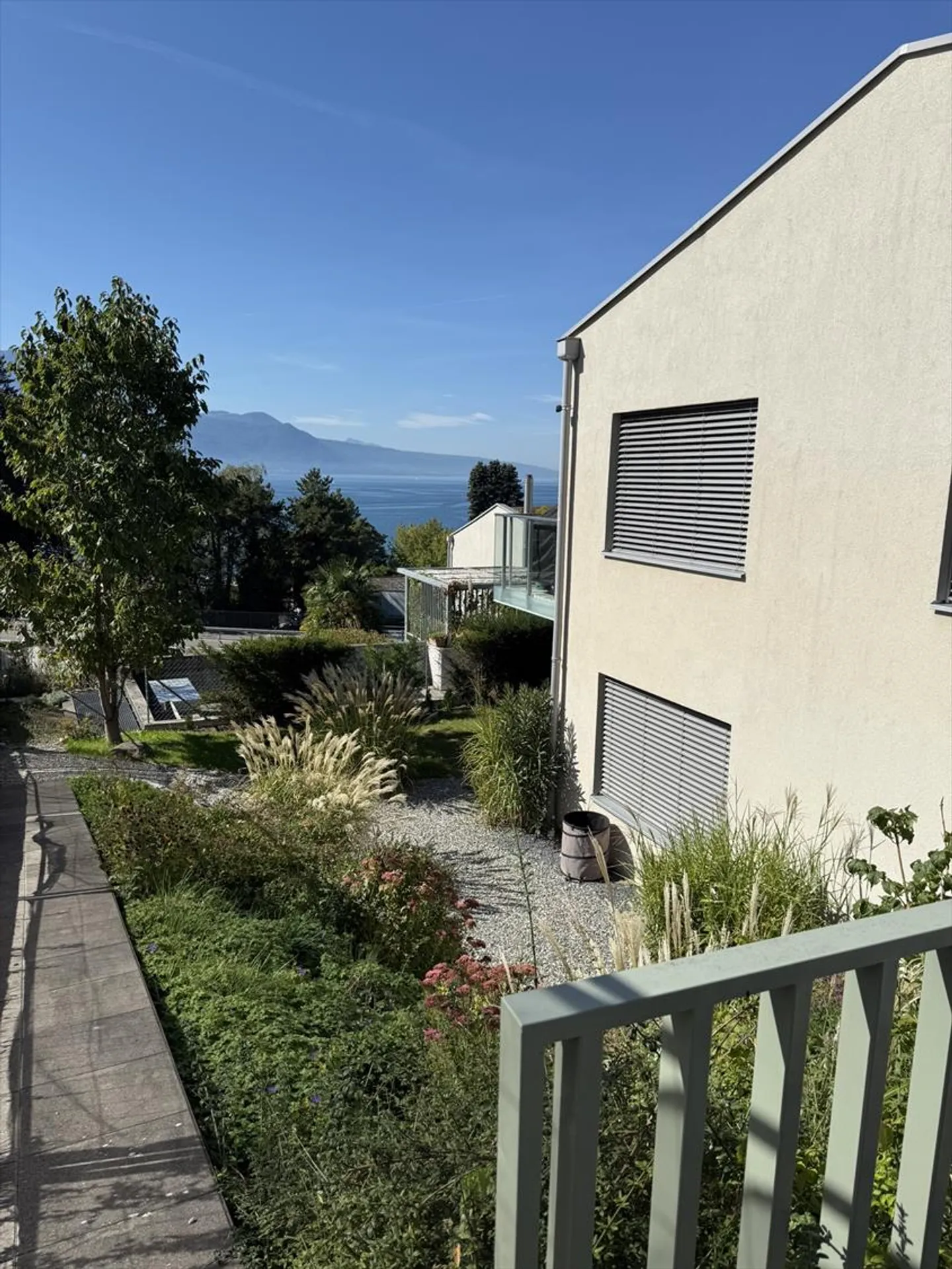 Modern 5-Room Bifamiliar House with Lake Views in Corseaux - Photo 13 of 16