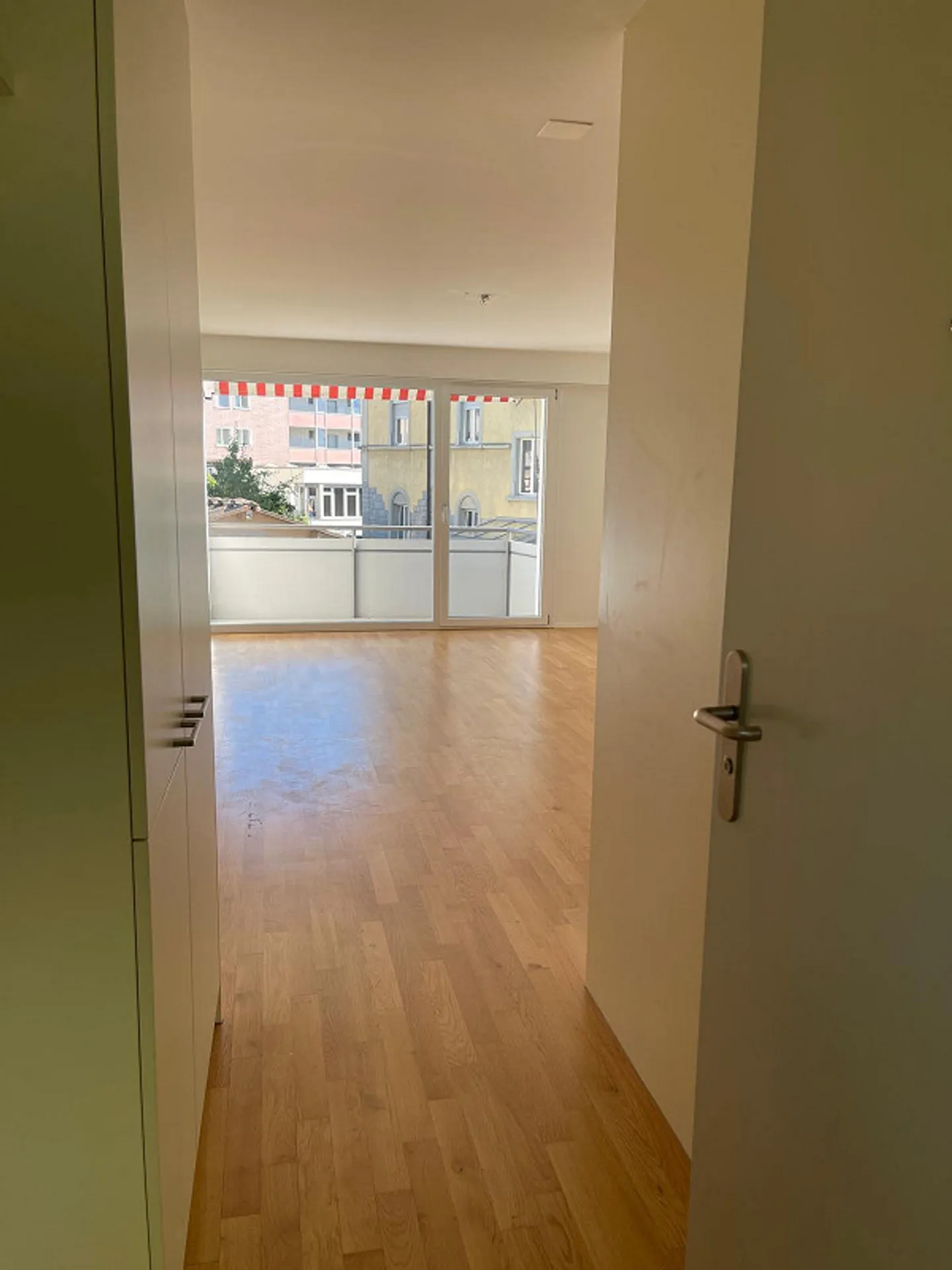 Appartement moderne et calme de 2,5 pièces avec balcon dans le quartier de St. Otmar - Photo 2 sur 10