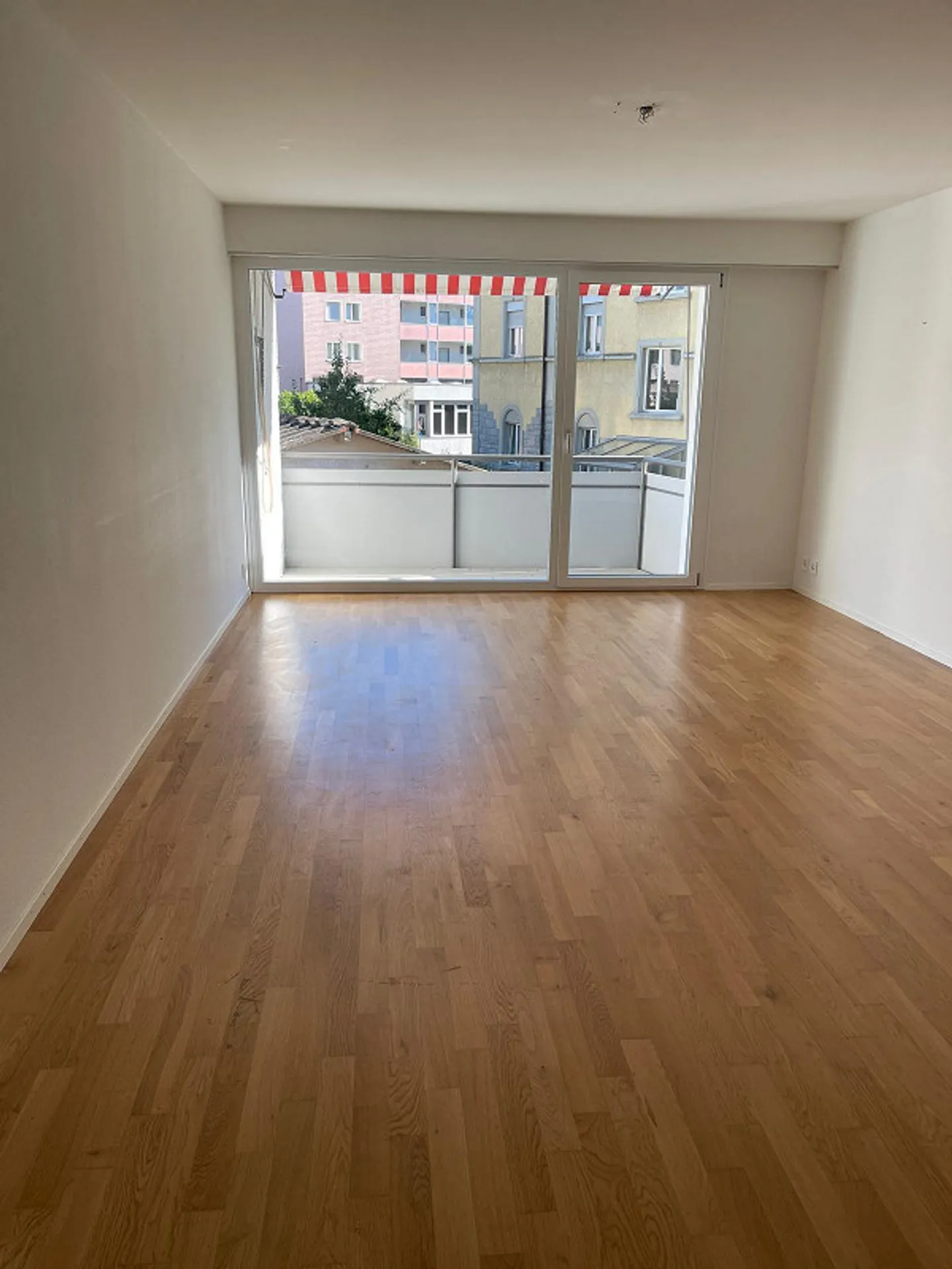Appartement moderne et calme de 2,5 pièces avec balcon dans le quartier de St. Otmar - Photo 3 sur 10
