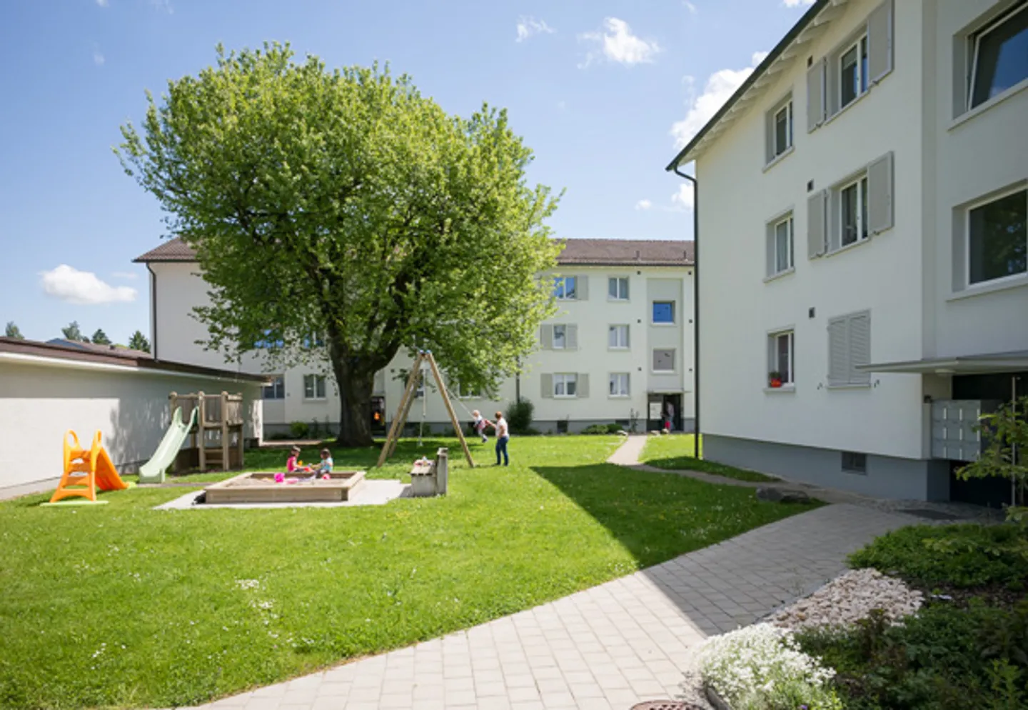 Appartamento moderno in zona tranquilla - Foto 2 di 7