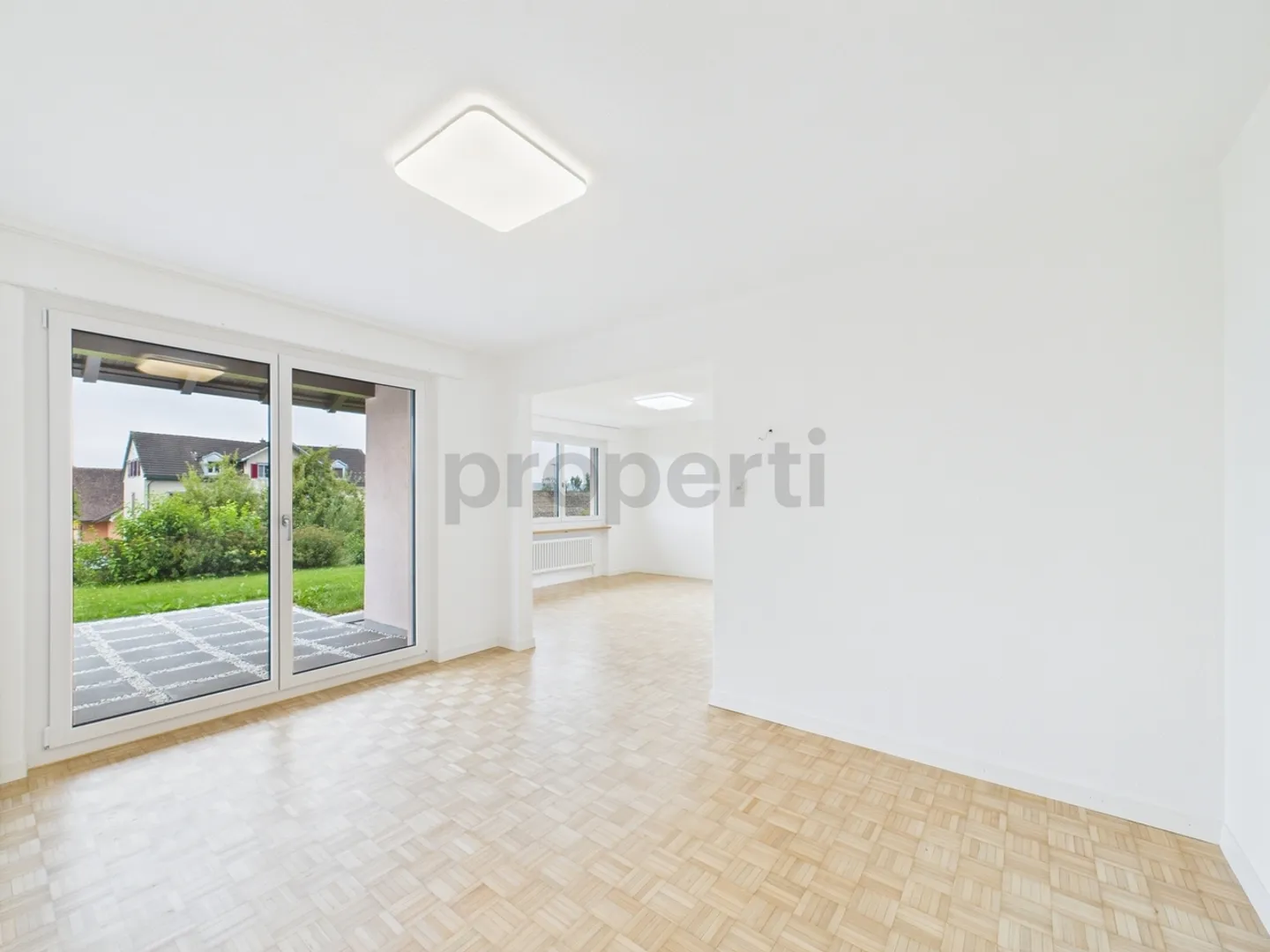 Unique Single-Family Home in Zihlschlacht-Sitterdorf, Canton TG - Photo 2 of 13