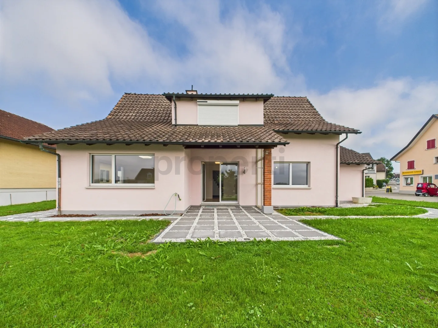 Unique Single-Family Home in Zihlschlacht-Sitterdorf, Canton TG - Photo 12 of 13
