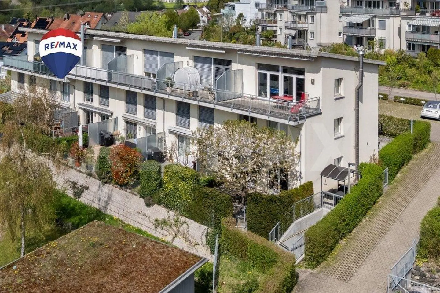 Maison d'angle familiale de 6,5 pièces à Winterthur-Dättnau - Photo 1 sur 13