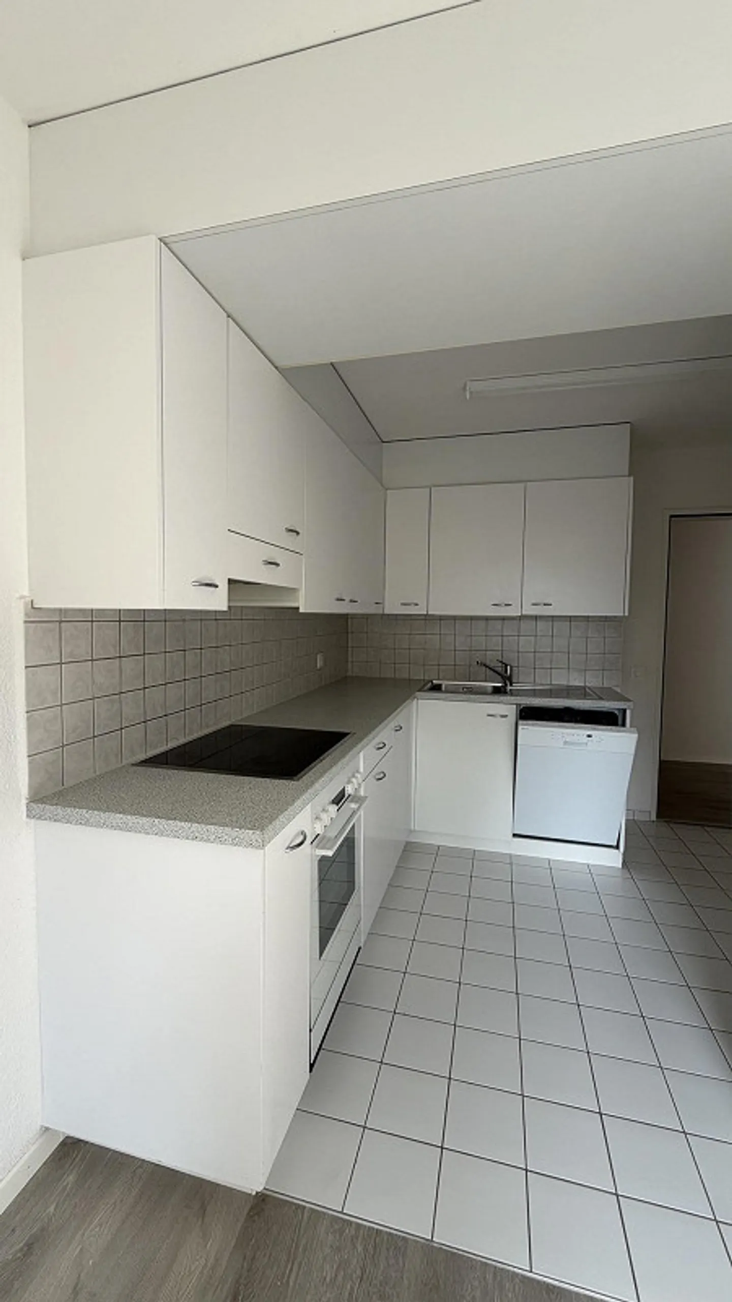 Gemütliche 4.5 Zimmerwohnung in Tann - Foto 2 von 7