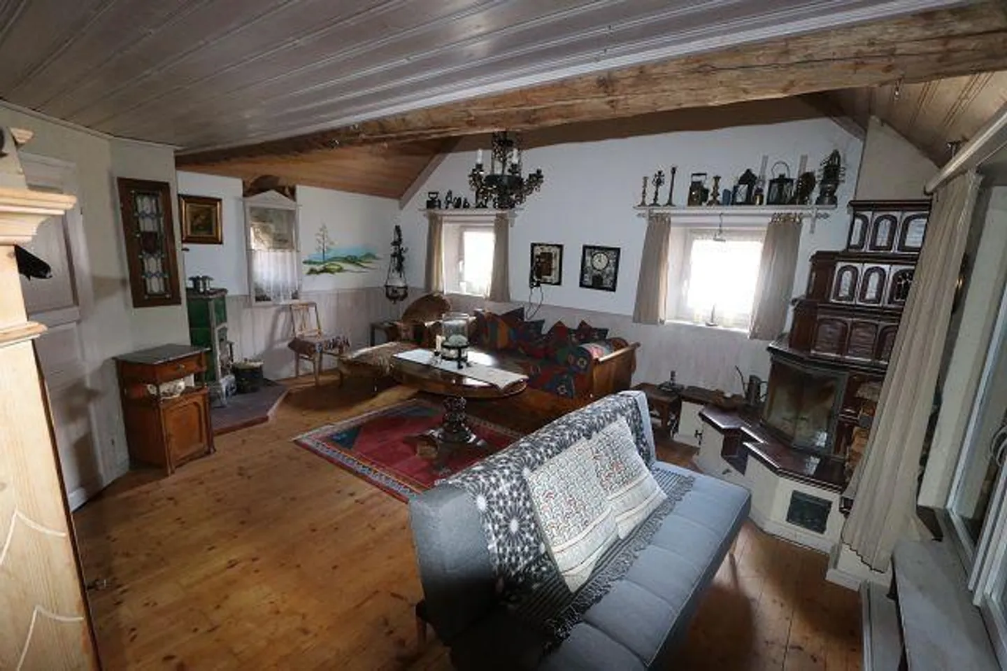 Maison rustique 3 1/2 pièces avec jardin dans un emplacement très calme et ensoleillé... - Photo 2 sur 19