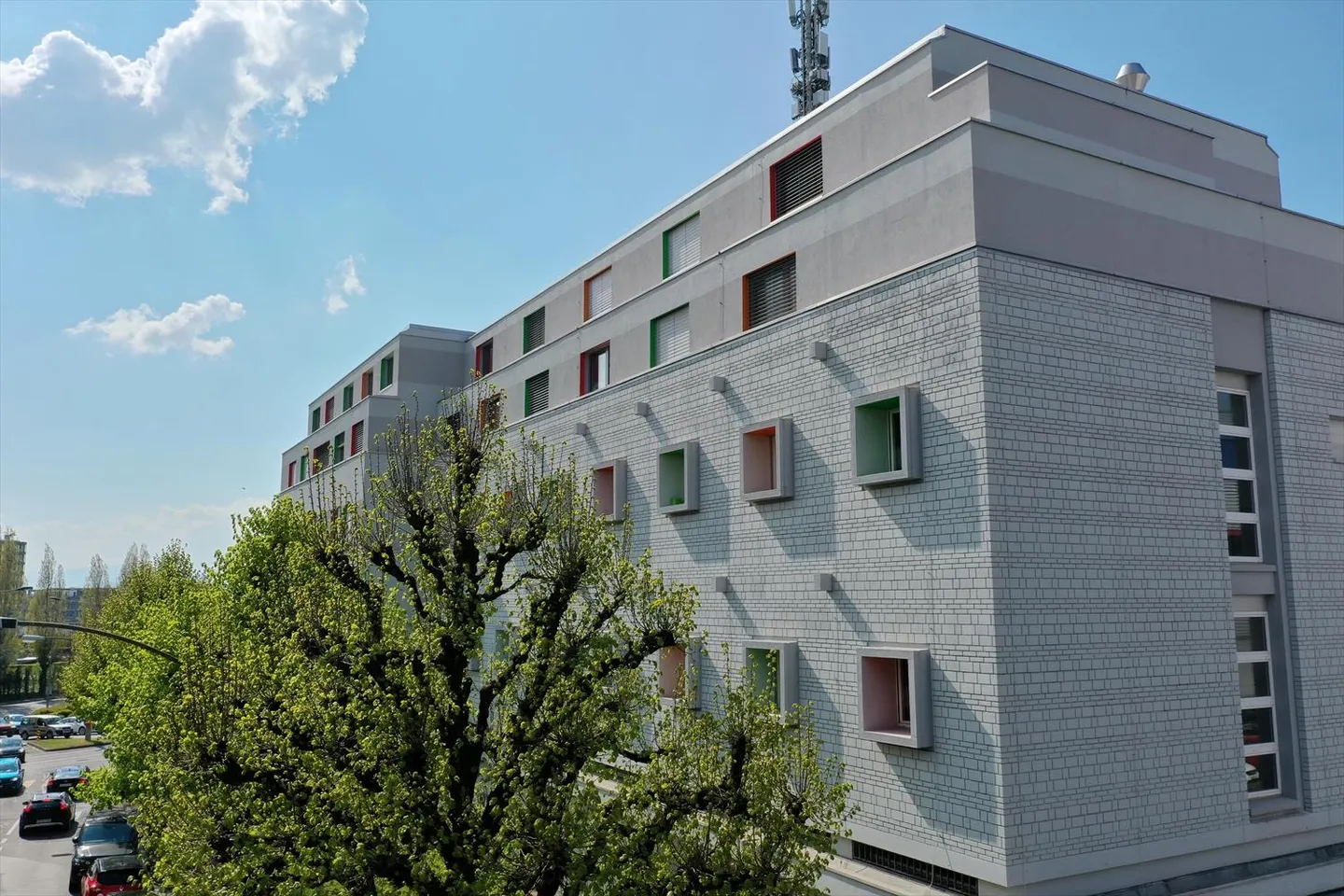 Alloggio ideale per un appartamento condiviso per studenti - Buon TL CHF 300.00 offerto! - Foto 2 di 10