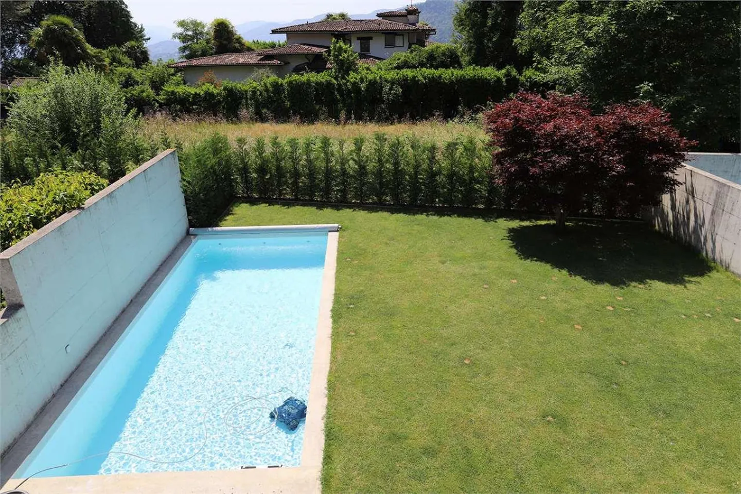 VILLA MIT GARTEN UND SCHWIMMBAD - Foto 4 von 5