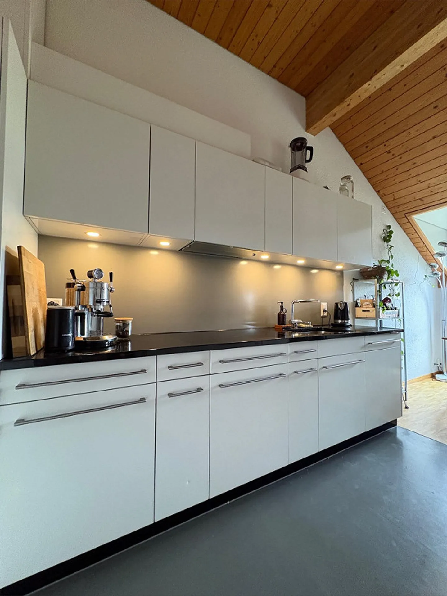 Spacious 5.5-room apartment with balcony in Zollikofen - Photo 3 of 8