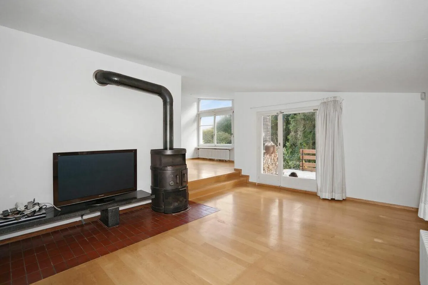 Casa unifamiliare con grande proprietà a Bottmingen in affitto per 3 anni - Foto 4 di 12