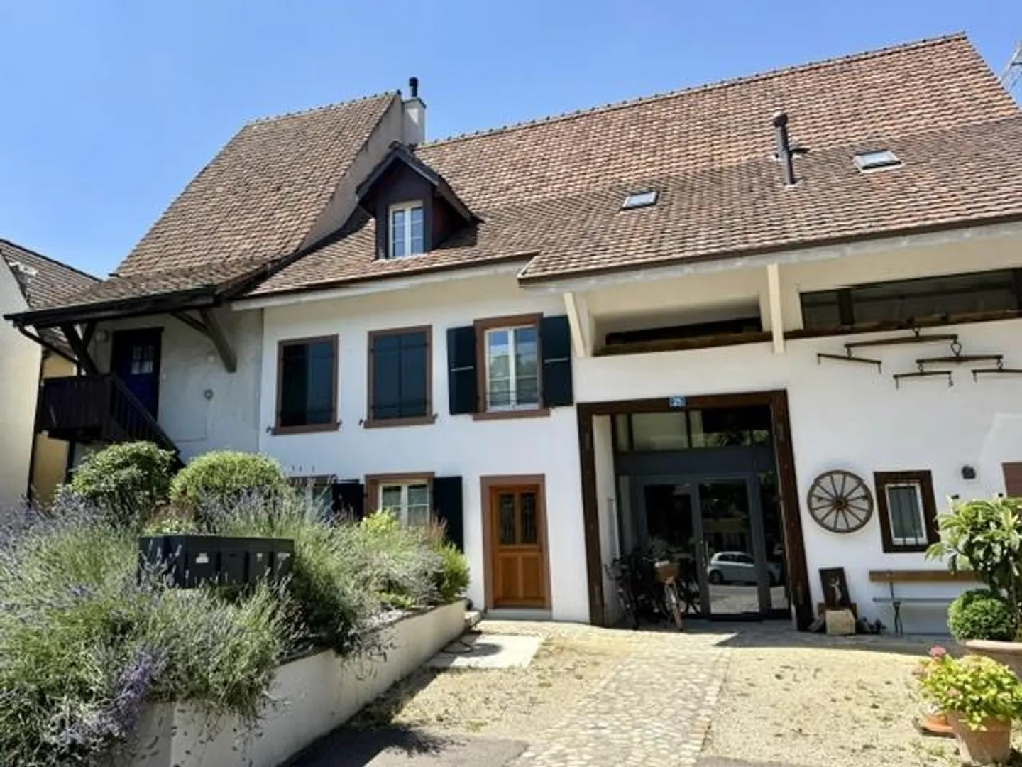 Appartamento giardino esclusivo di 5,5 stanze nel cuore di Muttenz - Foto 1 di 3