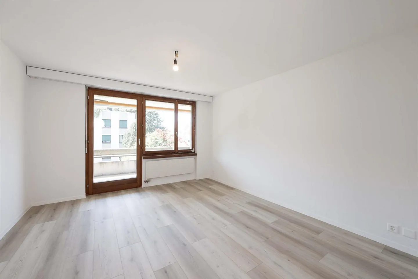 Appartamento soleggiato di 4,5 stanze in una posizione tranquilla - Foto 7 di 12