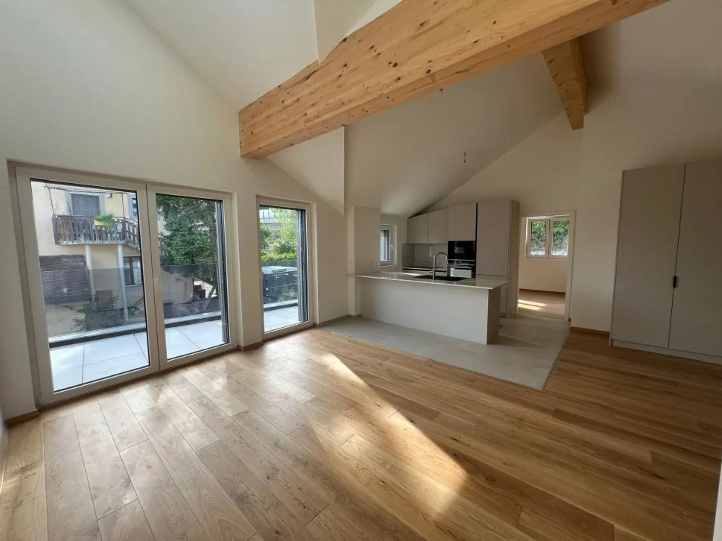 helles 4,5-Zimmer-Wohnung in der Nähe des Sees - Foto 1 von 5