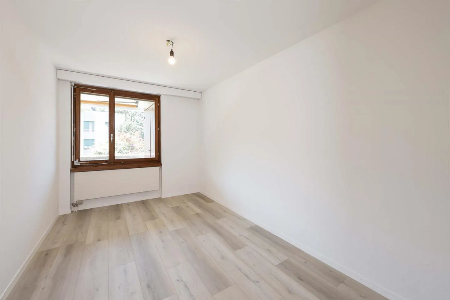 Appartamento soleggiato di 4,5 stanze in una posizione tranquilla - Foto 9 di 12