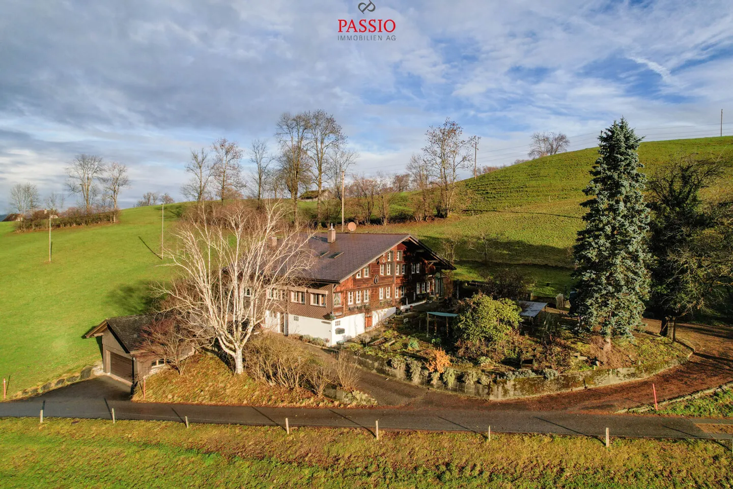 Rifugio unico di 5 stanze con appartamento di 3,5 stanze - Foto 1 di 43