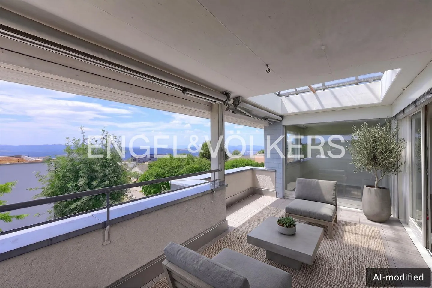 Sunny terrace single-family house with magnificent views - Photo 1 of 10