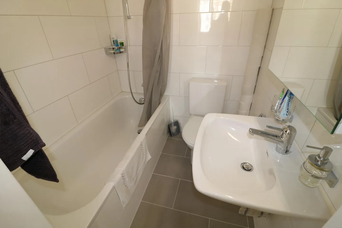 Studio recentemente ristrutturato - Foto 3 di 4