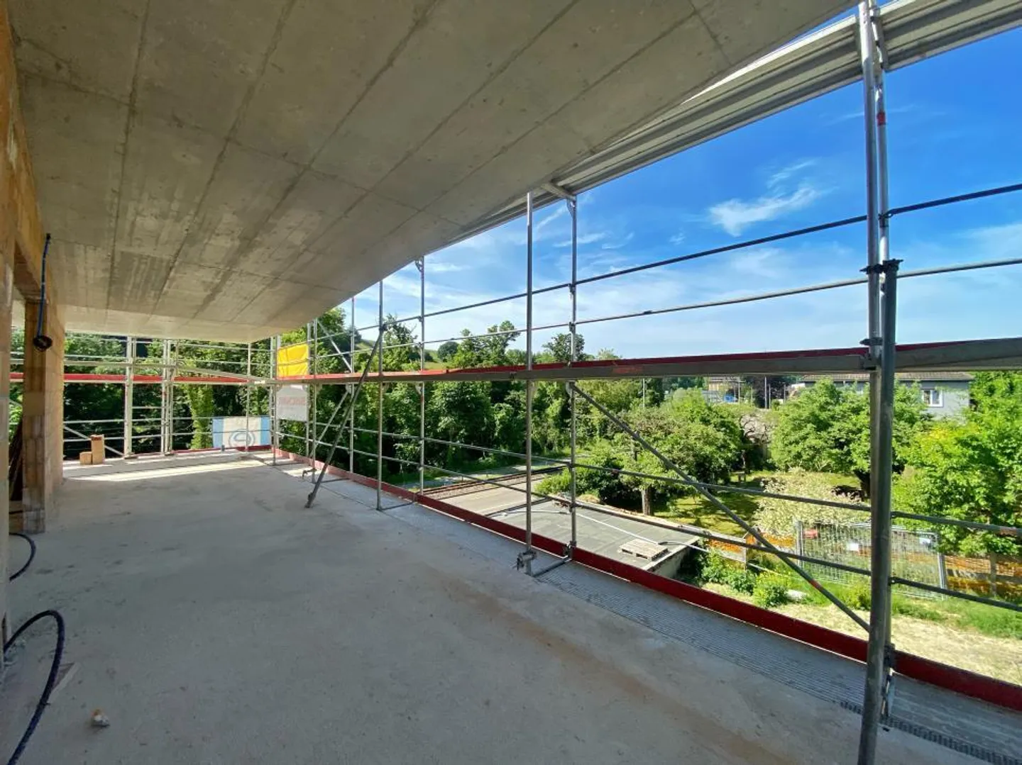 PLUS DE TROIS UNITÉS DISPONIBLES ! BEL APPARTEMENT PROCHE DE TOUS LES POINTS DE VENTE - Photo 3 sur 6
