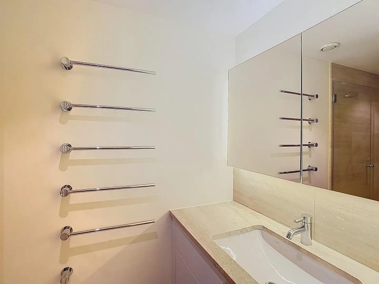 Beautiful 2.5 room apartment on the Zürichberg - Photo 8 of 11