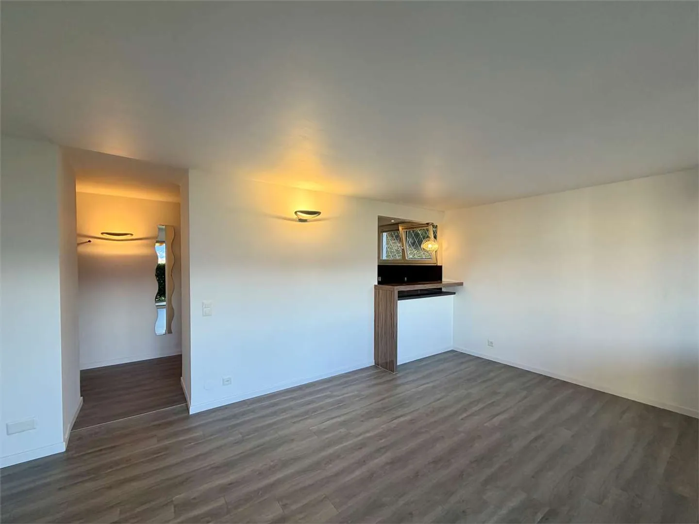Appartement Charmant avec Vue sur le Lac - Photo 5 sur 10