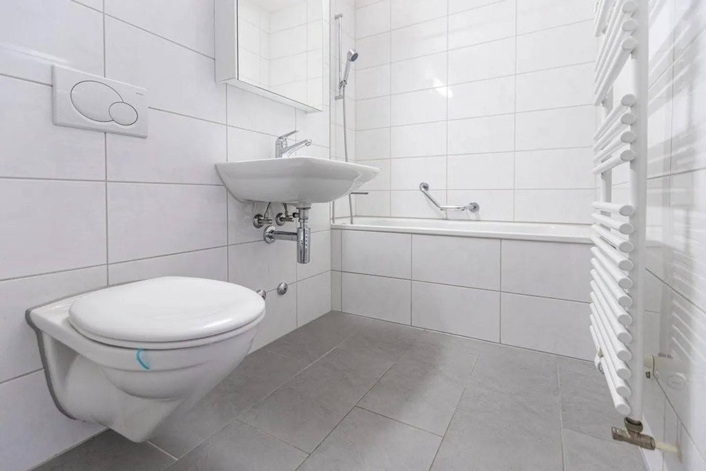 2.0-room apartment in a quiet sunny location in the green for rent - Photo 6 of 7