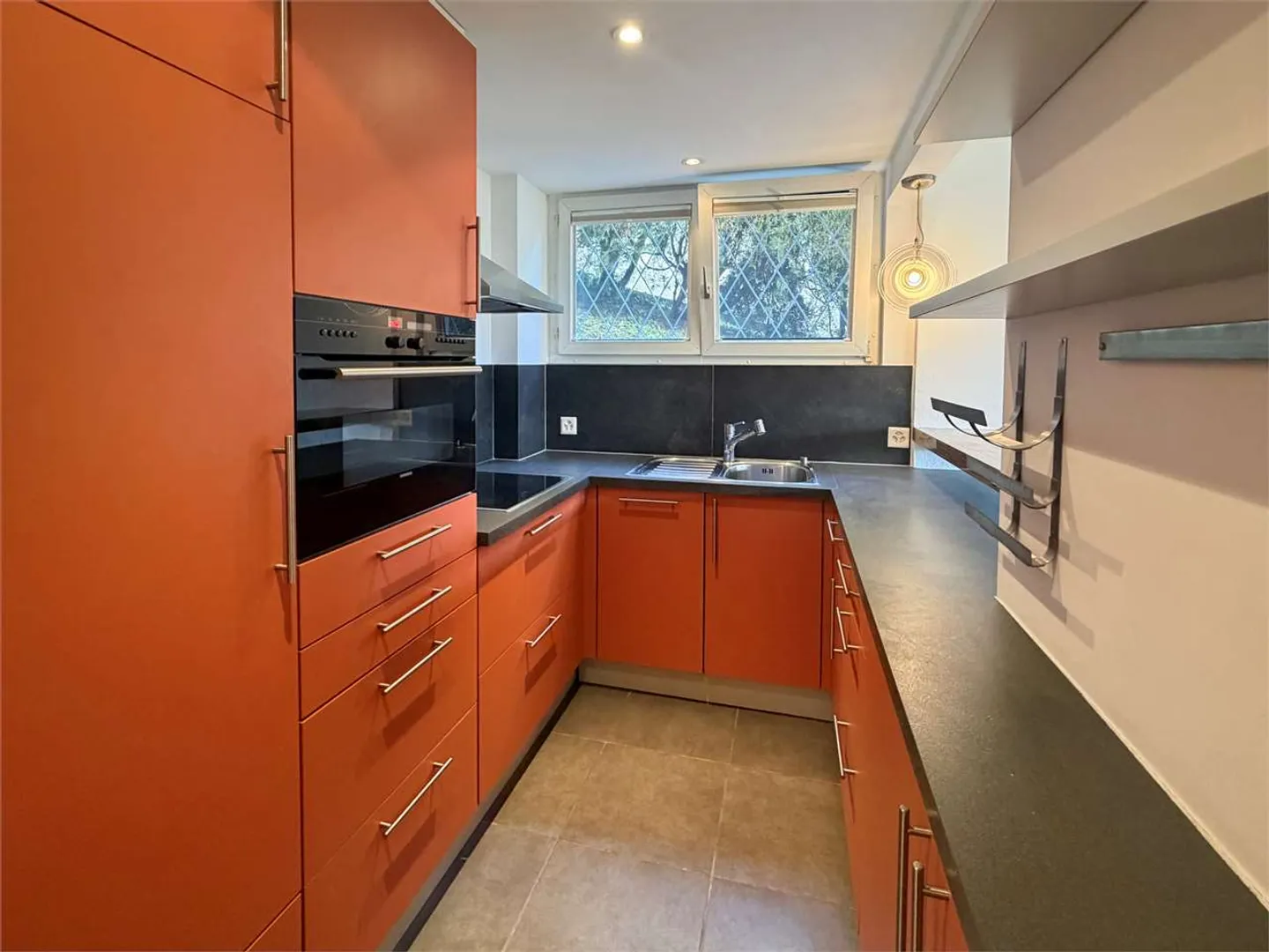Appartement Charmant avec Vue sur le Lac - Photo 6 sur 10
